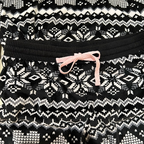 Women pajama or house outfit size S - Picture 2 of 7